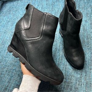 Sorel Joan Uptown Chelsea Lug Sole Booties in Black Women's Size 11 Wedge Boots